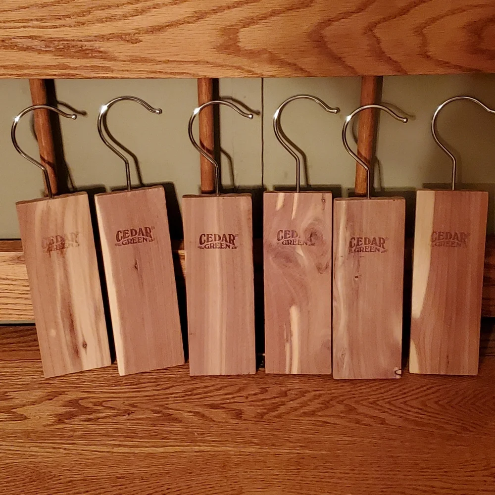 Cedar Green Cedar Hang Ups Quantity 10